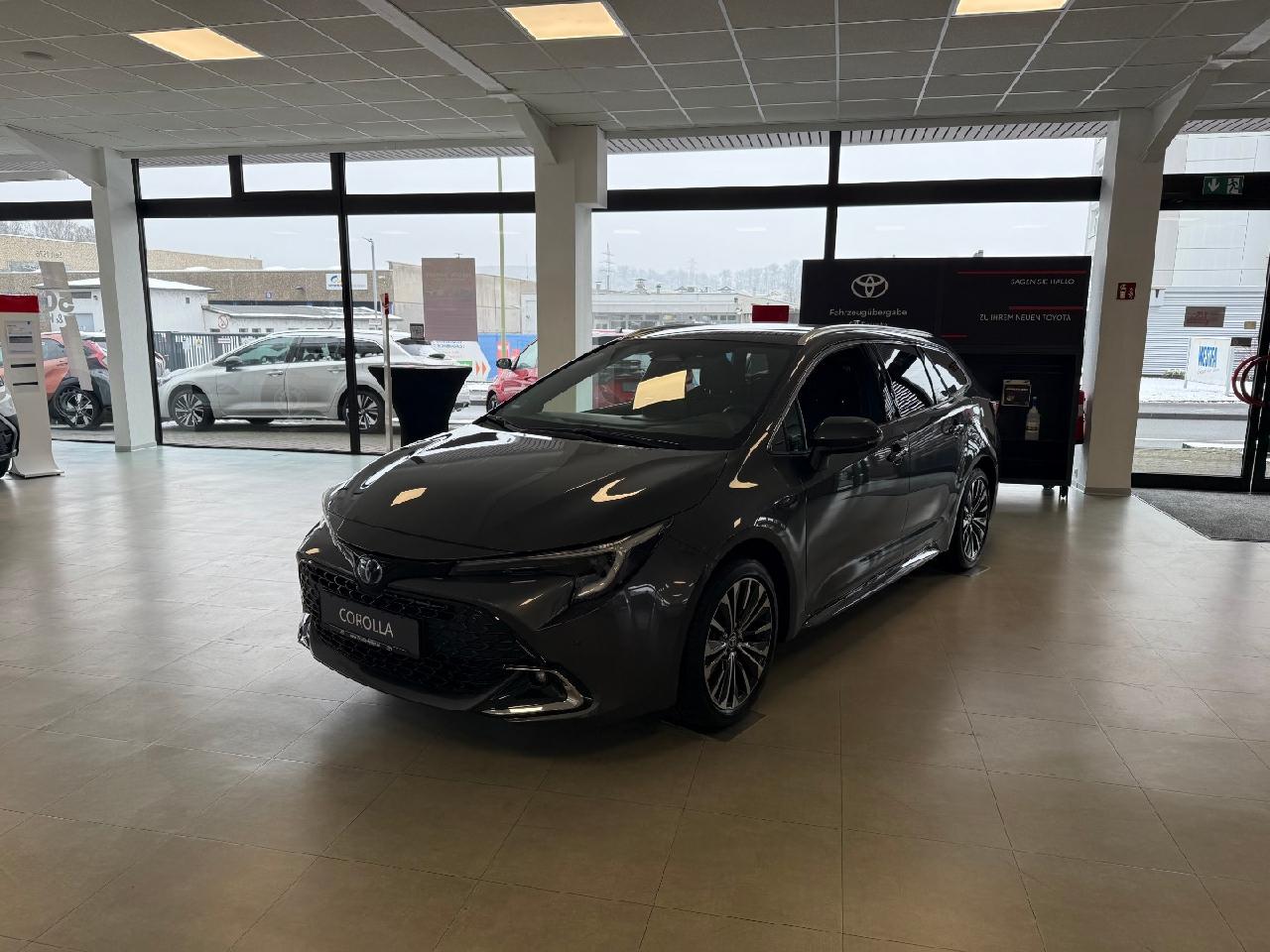 Foto 1 - Corolla Hybrid Team D, grau