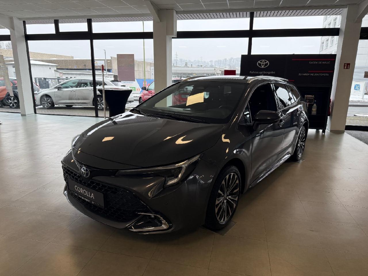 Foto 1 - Corolla Hybrid Team D, grau