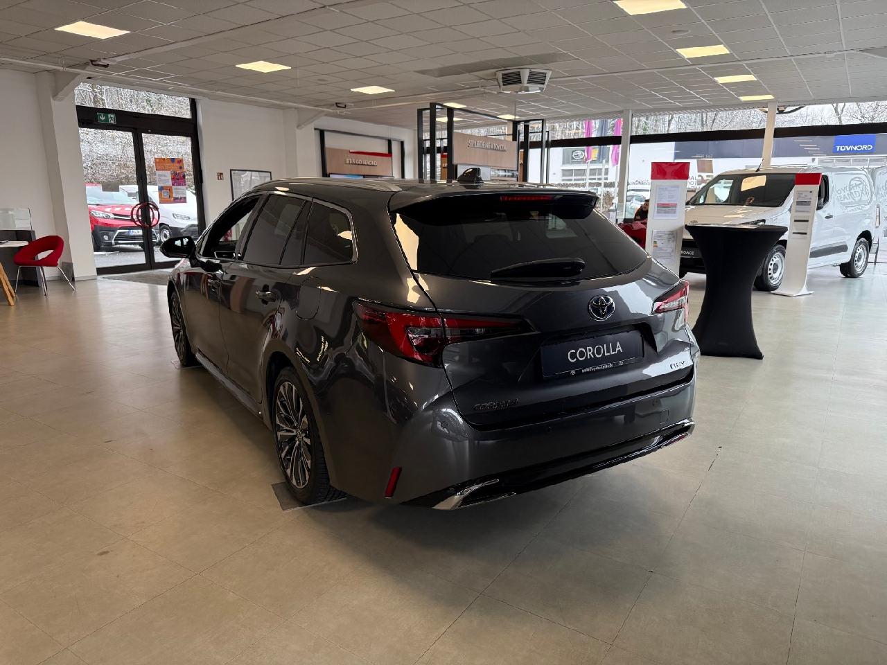 Foto 1 - Corolla Hybrid Team D, grau