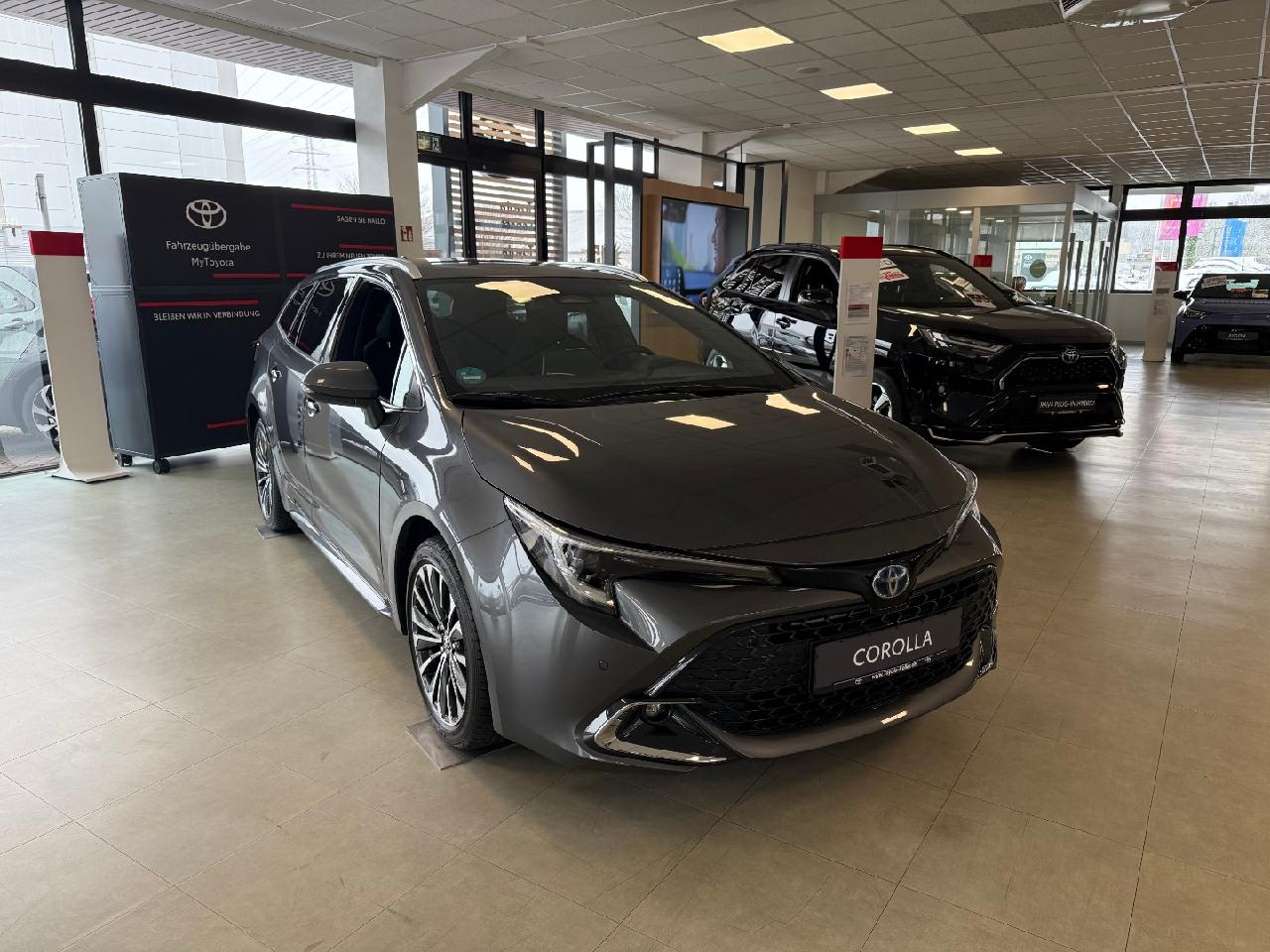 Foto 1 - Corolla Hybrid Team D, grau