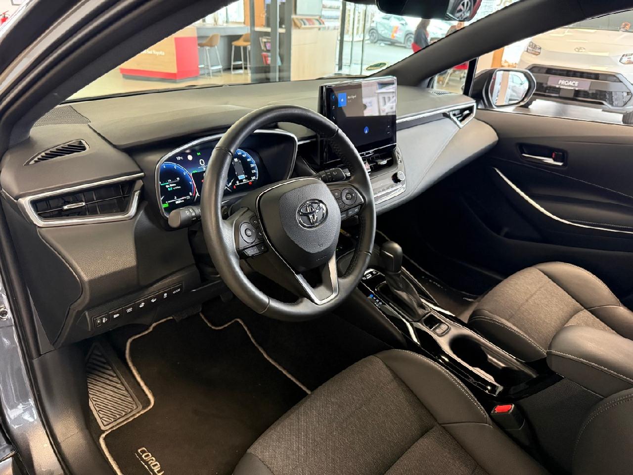 Foto 1 - Corolla Hybrid Team D, grau