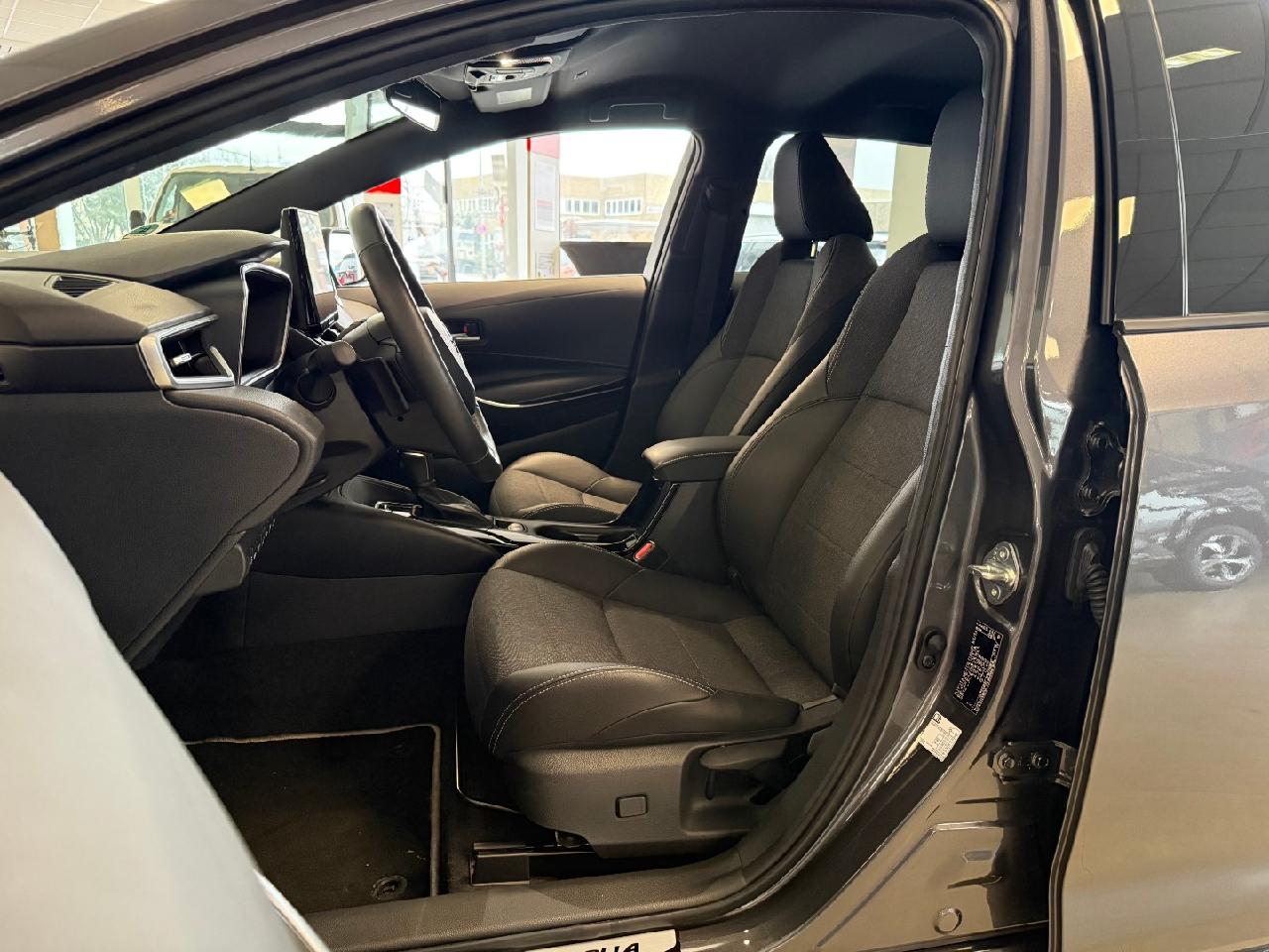 Foto 1 - Corolla Hybrid Team D, grau