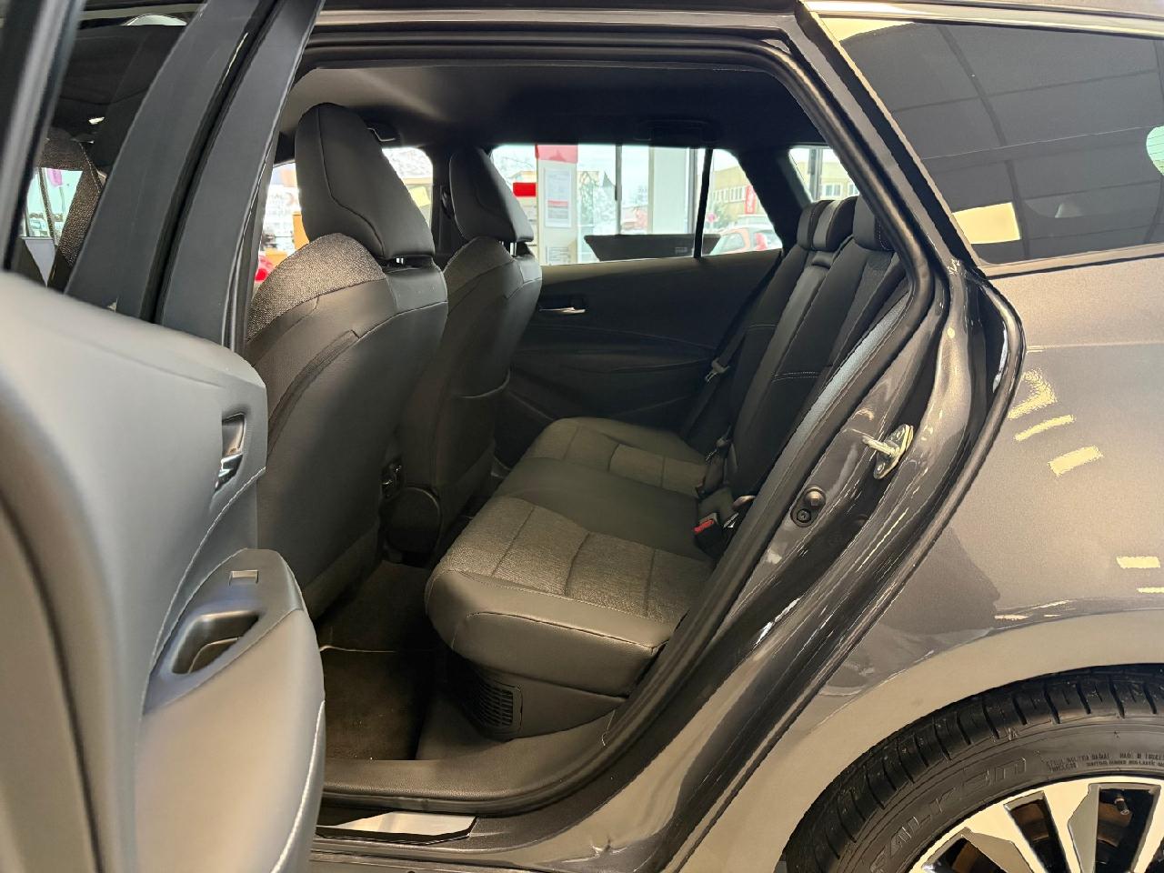 Foto 1 - Corolla Hybrid Team D, grau