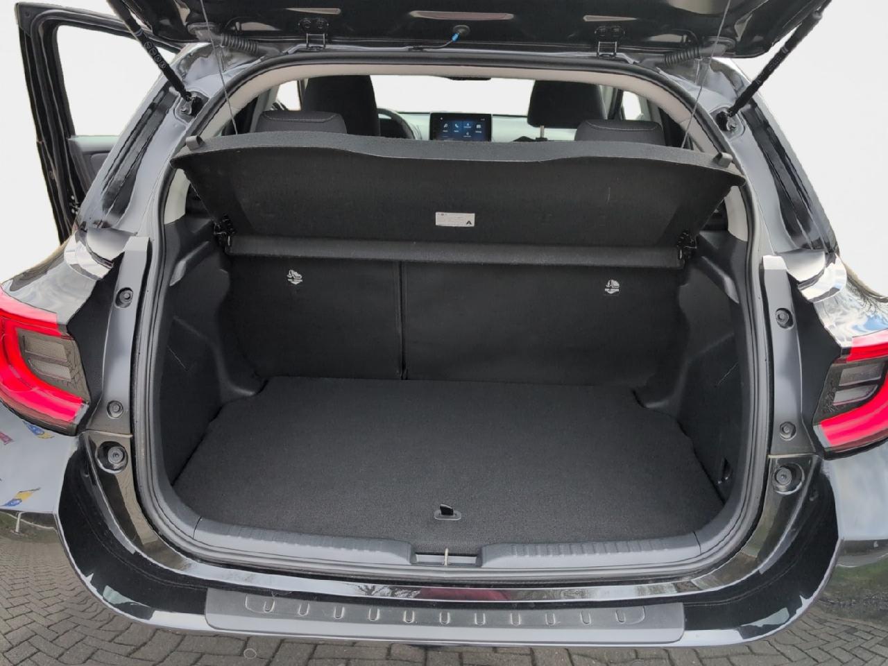Foto 1 - Yaris Yaris Hybrid Teamplayer, Black Mica / Ink