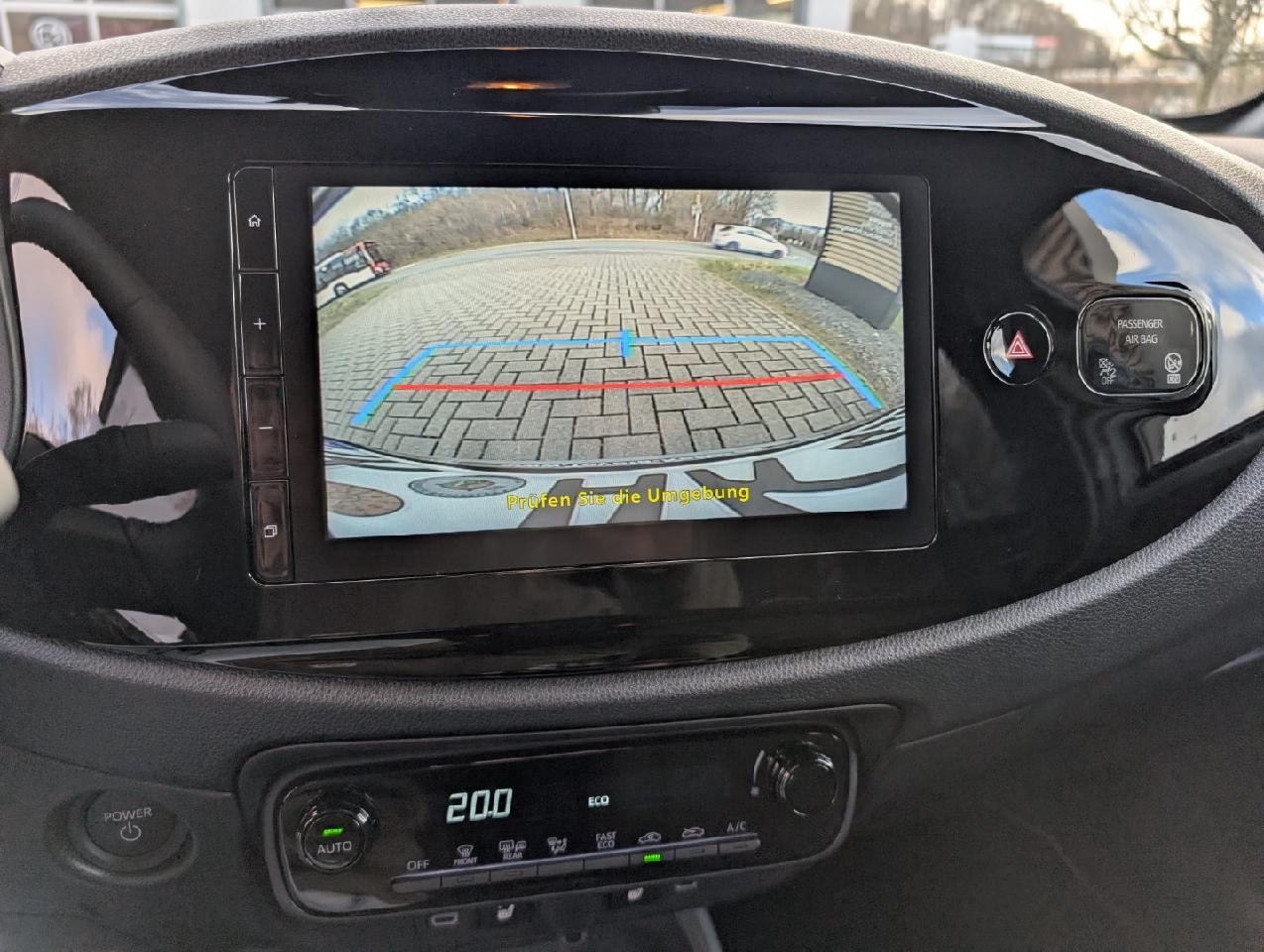 Foto 1 - Aygo X Hybrid Teamplayer, urban khaki