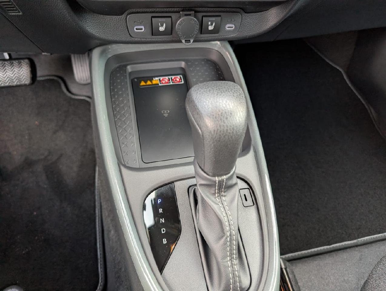 Foto 1 - Aygo X Hybrid Teamplayer, urban khaki