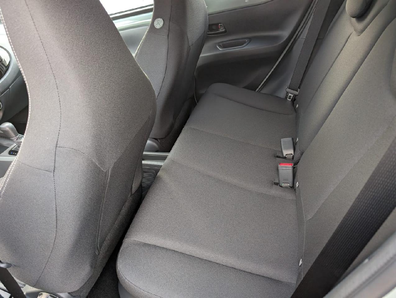 Foto 1 - Aygo X Hybrid Teamplayer, urban khaki