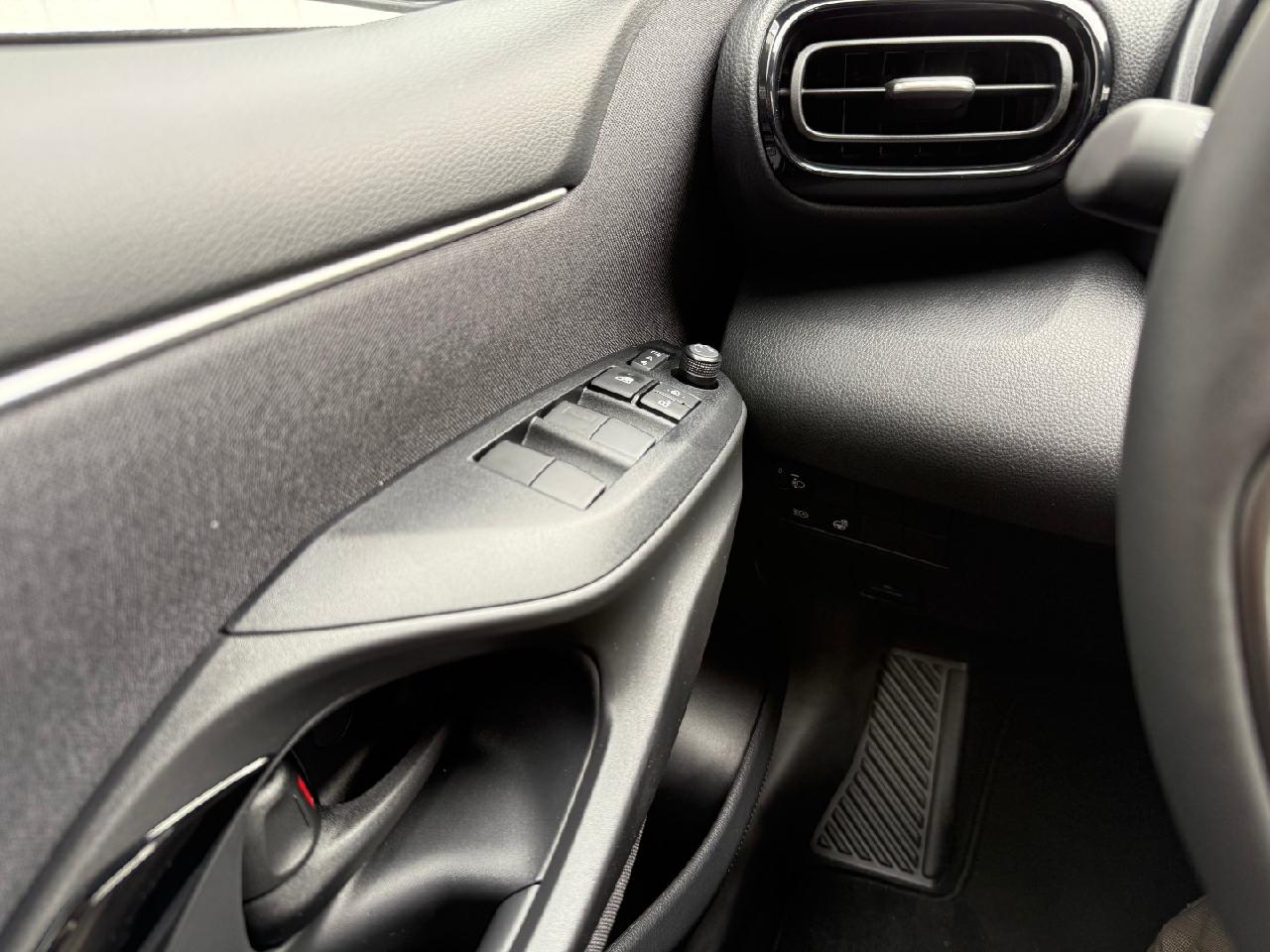 Foto 1 - Yaris Hybrid Teamplayer***Kamera,SHZ,Klima***, mysticschwarz mica