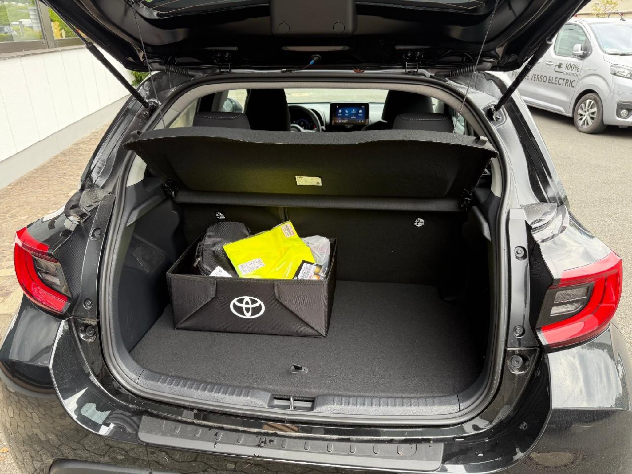 Foto 1 - Yaris Hybrid Teamplayer***Kamera,SHZ,Klima***, mysticschwarz mica