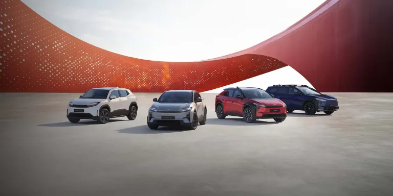 4 Toyota Fahrzeuge